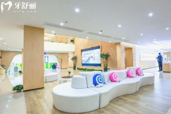 烏魯木齊美奧口腔休息區(qū).jpg