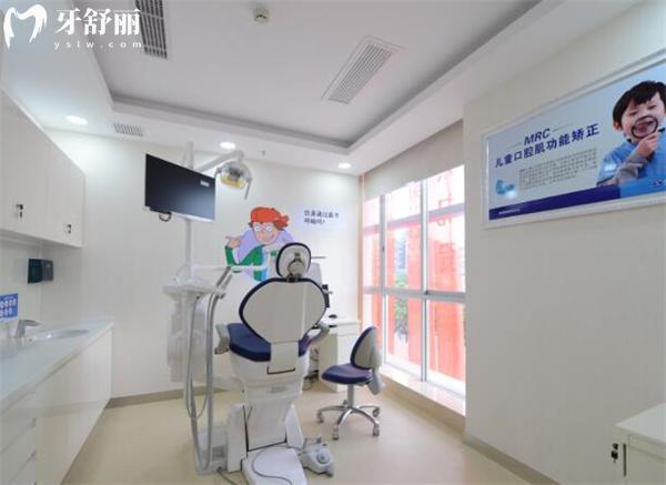 貴陽拜爾口腔醫(yī)院診室
