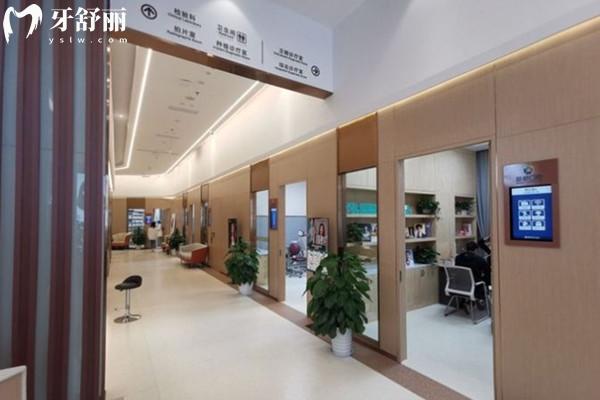 成都武侯新橋口腔門(mén)診部走廊