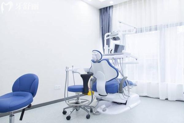 重慶牙博士口腔醫(yī)院治療室
