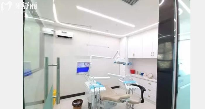 喀什現(xiàn)代口腔可以刷社?？▎? width=