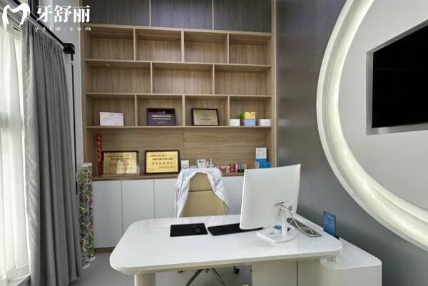 珠海諾貝爾口腔門診部(拱北國維中央廣場店)醫(yī)生介紹