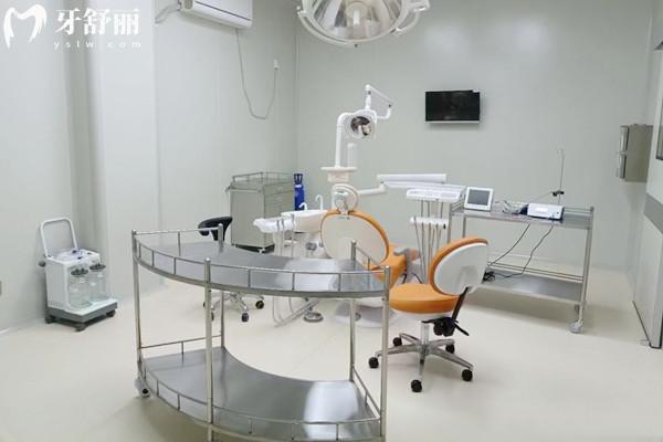 嘉興海鹽圣禾口腔門(mén)診部診療室