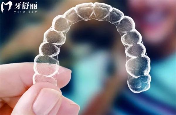 天津隱形牙套價格多少錢?調(diào)查顯示2025天津地區(qū)不同牙套矯正收費15000+
