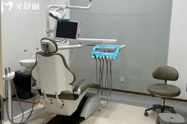 珠海六和口腔醫(yī)院治療室