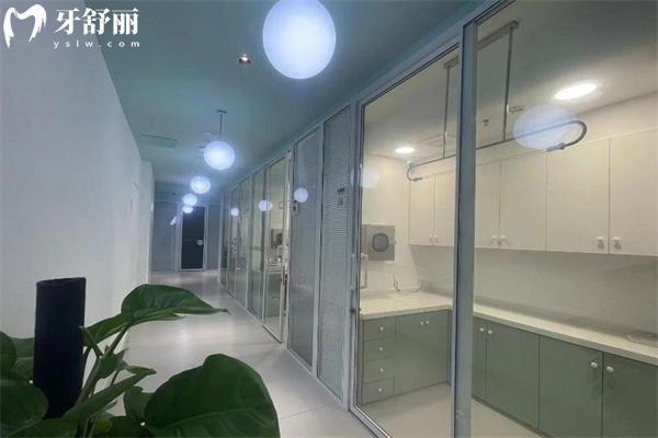 廣州齒無憂口腔地址在南沙區(qū) 正規(guī)可靠的好牙科做種植牙矯正等技術(shù)價(jià)格不貴
