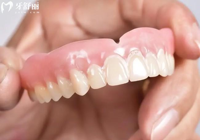 深圳鑲烤瓷牙多少錢一顆