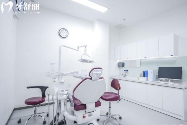 新版西安雙寶口腔價(jià)目表查詢，種植牙、牙齒矯正、補(bǔ)牙、拔牙、鑲牙收費(fèi)及地址全攻略